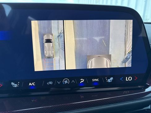 New 2026 Chevrolet Traverse Z71 w/ Enhanced Driving Package AWD/4WD image 33