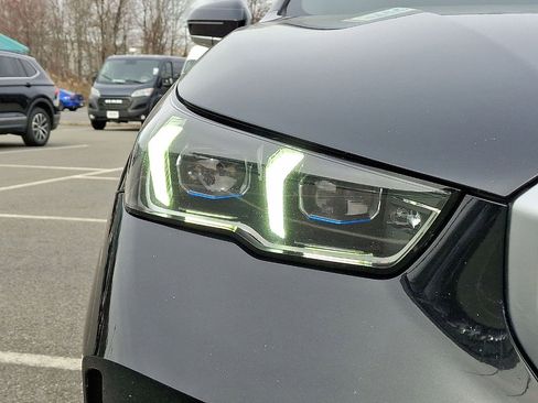 Used 2024 BMW 540i xDrive w/ Premium Package image 28