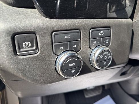 Used 2022 GMC Sierra 1500 Elevation image 28