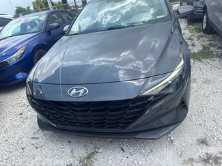 Used 2023 Hyundai Elantra SEL FWD video 2