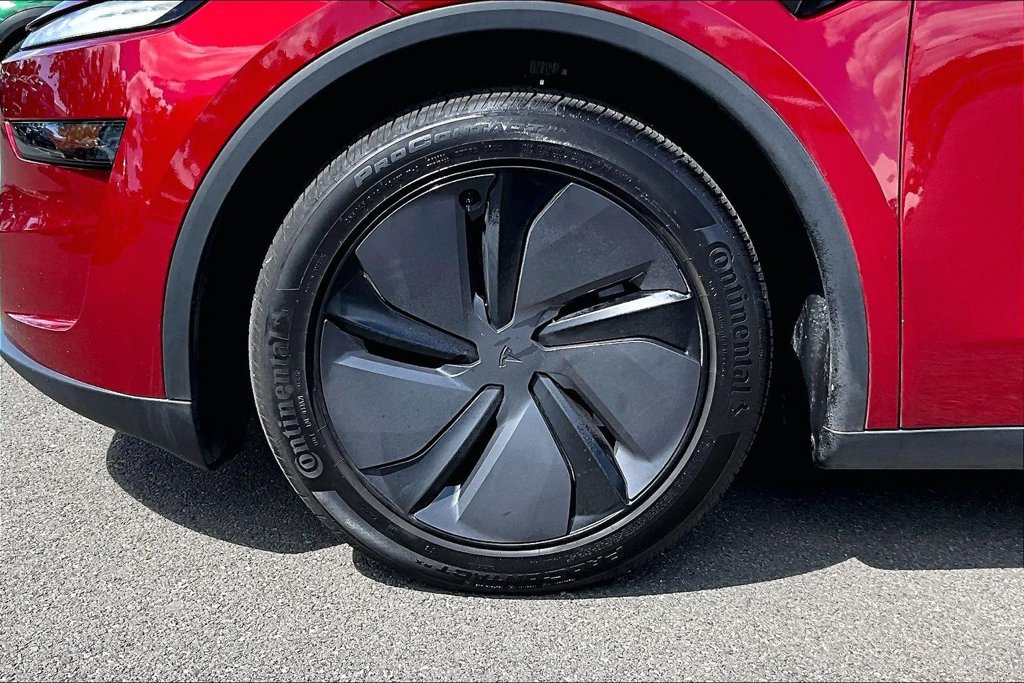Used 2026 Tesla Model Y Long Range AWD/4WD image 8