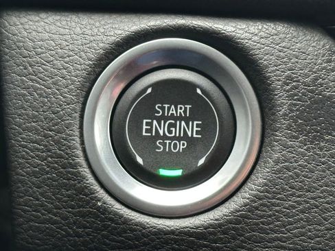 Certified 2025 Cadillac XT4 Premium Luxury image 33