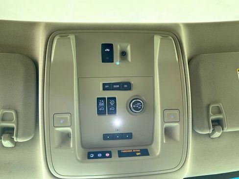 Used 2019 Cadillac Escalade ESV Luxury image 11