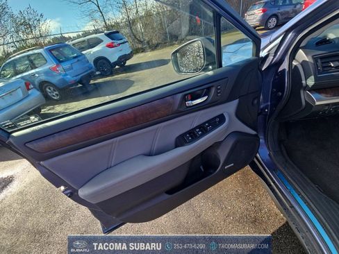 Used 2018 Subaru Outback 3.6R Limited image 11