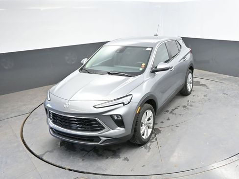 Used 2025 Buick Encore GX Preferred AWD/4WD image 22