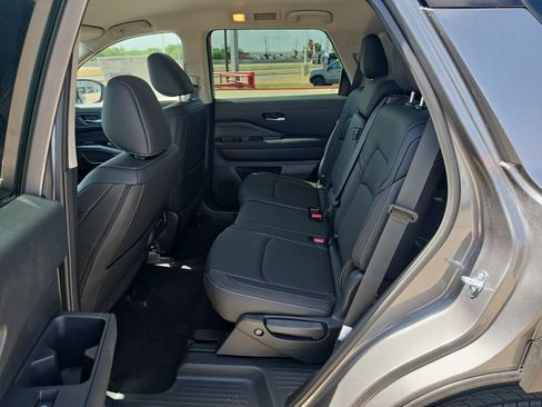 New 2026 Nissan Pathfinder SL FWD image 25