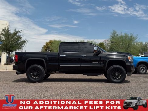 Used 2018 GMC Sierra 2500 Denali w/ Duramax Plus Package AWD/4WD image 5
