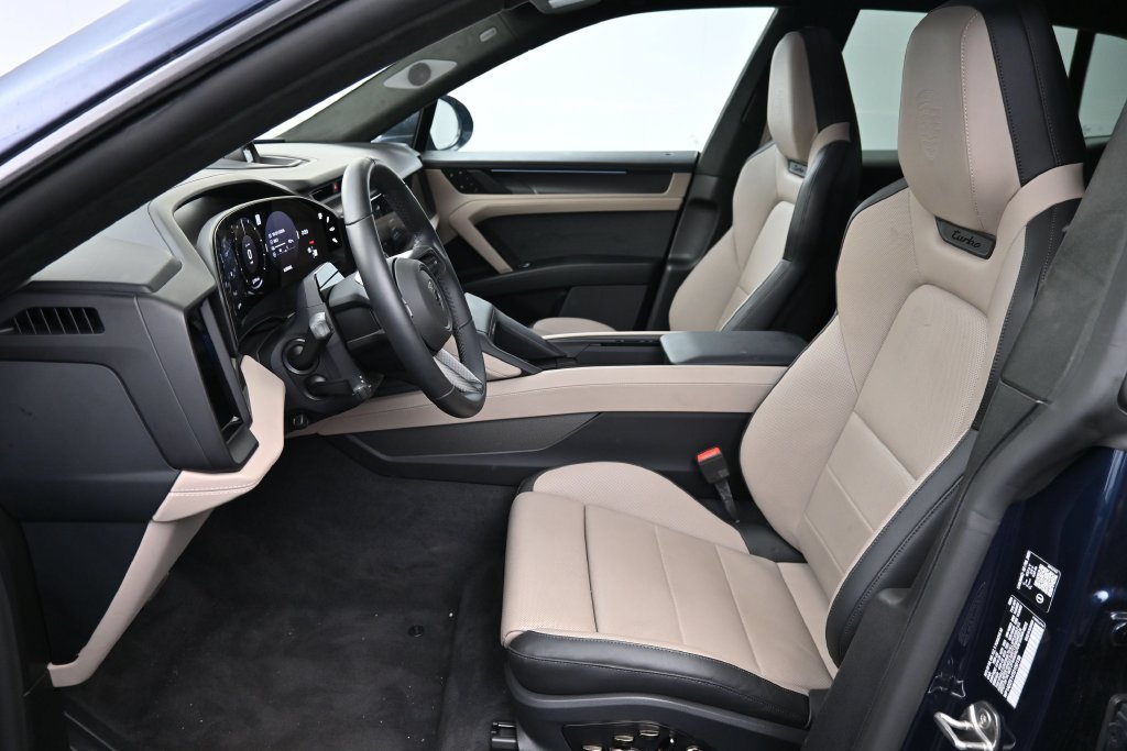 Certified 2026 Porsche Cayenne Turbo AWD/4WD image 9