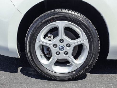 Used 2013 Nissan Leaf SV w/ LED & Quick Charge Pkg FWD image 16