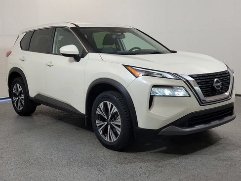 Used 2023 Nissan Rogue SV FWD image 1