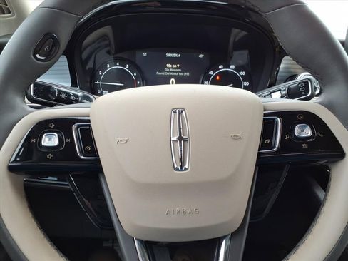 Used 2022 Lincoln Corsair AWD w/ Equipment Group 101A image 23