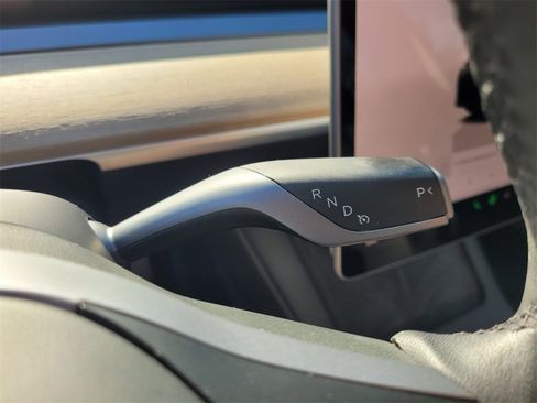 Used 2023 Tesla Model 3 Standard Range image 29