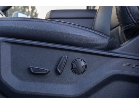 Used 2025 Ford F350 Lariat image 17