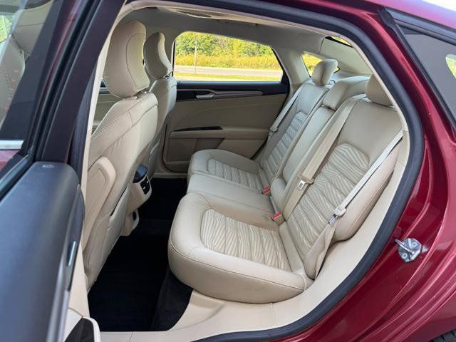 Used 2016 Ford Fusion SE FWD image 15
