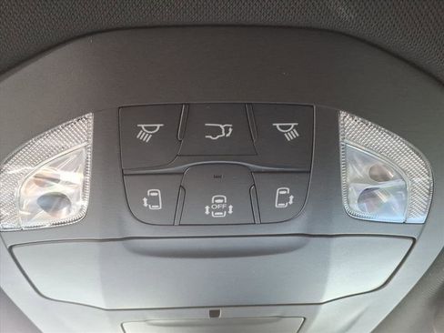 New 2026 Chrysler Pacifica Select image 13