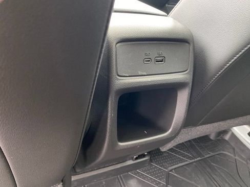 Certified 2024 Chevrolet Trax RS w/ Sunroof Package FWD image 20
