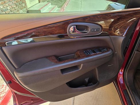 Used 2015 Buick Enclave Premium image 24