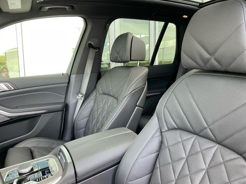 Used 2024 BMW X5 xDrive40i w/ M Sport Package AWD/4WD image 28