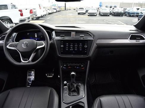 Certified 2023 Volkswagen Tiguan SE R-Line image 7