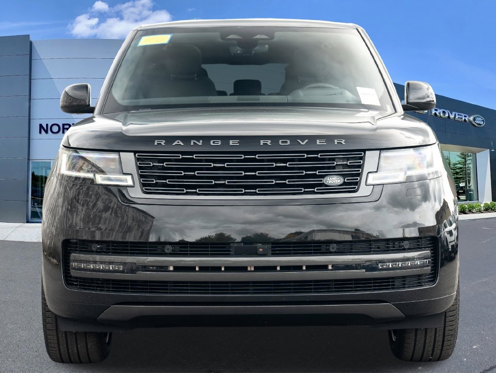 New 2027 Land Rover Range Rover Long Wheelbase SE AWD/4WD image 2