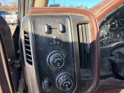 Used 2018 Chevrolet Silverado 1500 High Country image 52