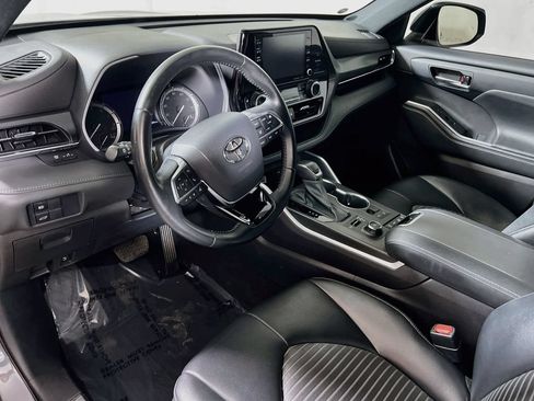 Used 2021 Toyota Highlander XSE AWD/4WD image 9