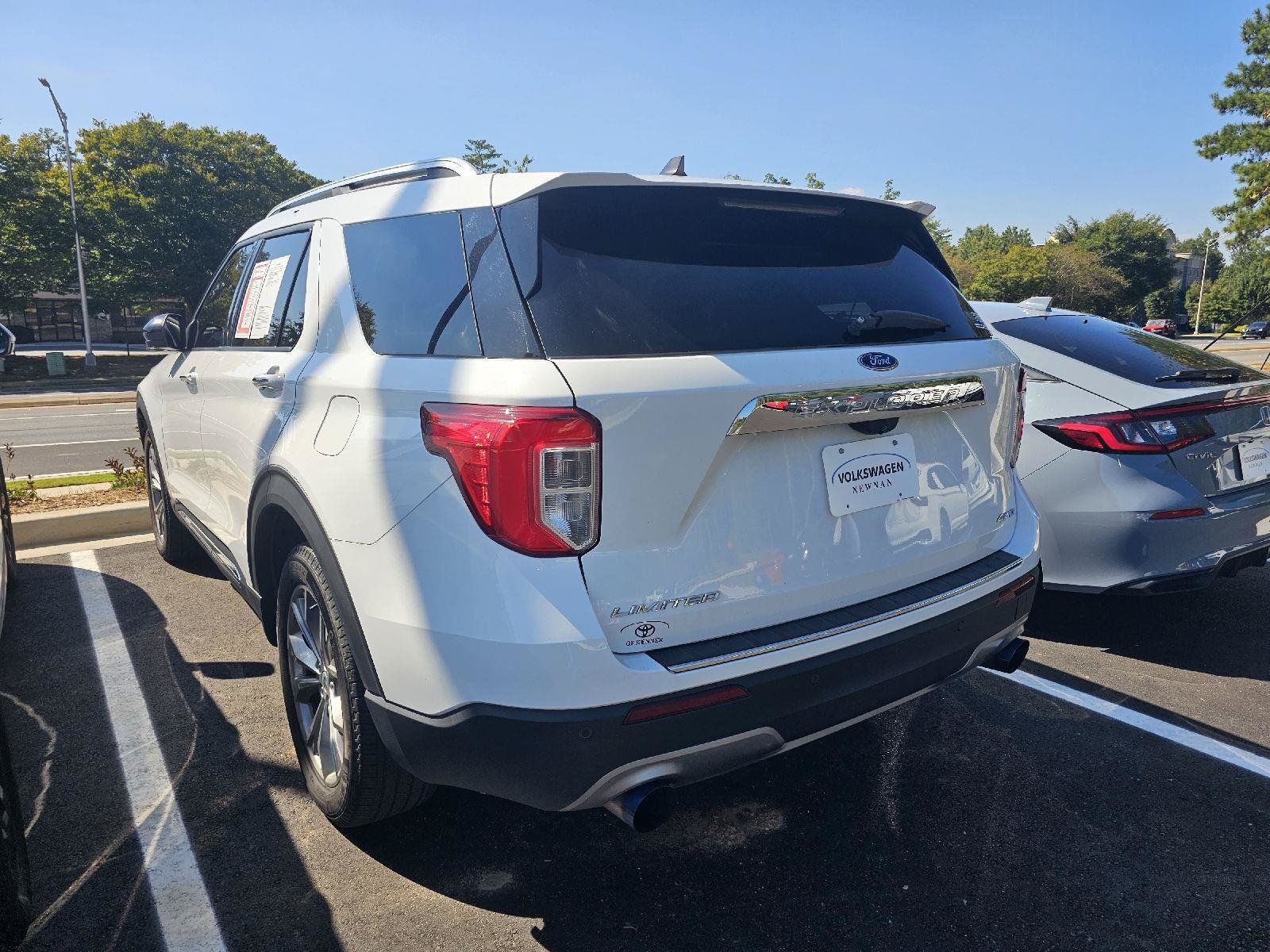 Used 2022 Ford Explorer Limited AWD/4WD image 5