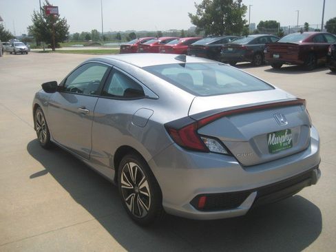 Used 2017 Honda Civic EX-L image 5