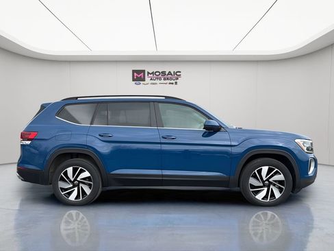 Used 2025 Volkswagen Atlas SE image 11