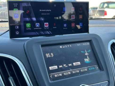 Used 2018 Chevrolet Equinox LT AWD/4WD image 8