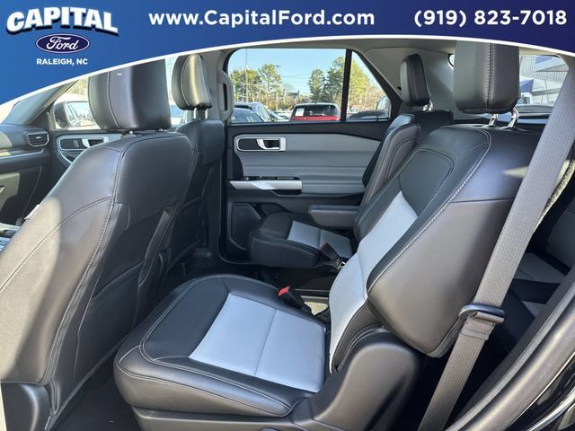 New 2024 Ford Explorer XLT w/ Equipment Group 202A RWD image 17