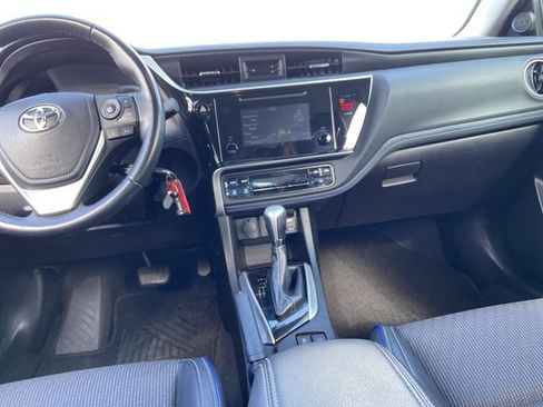 Used 2018 Toyota Corolla SE image 15