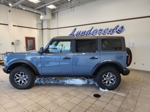 Used 2023 Ford Bronco Badlands image 7