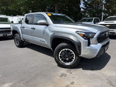 Used 2024 Toyota Tacoma TRD Off-Road AWD/4WD image 2