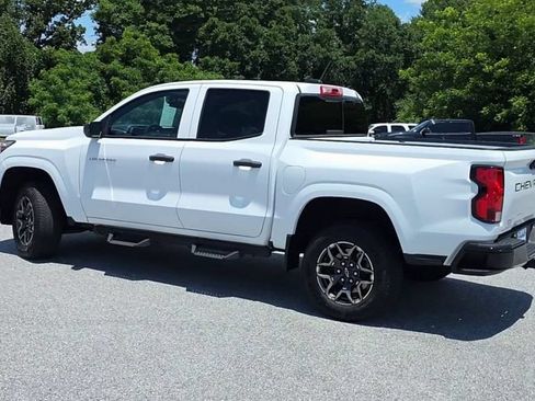 Used 2024 Chevrolet Colorado W/T RWD image 6