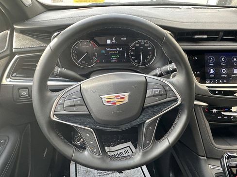 Certified 2025 Cadillac XT5 Premium Luxury image 11