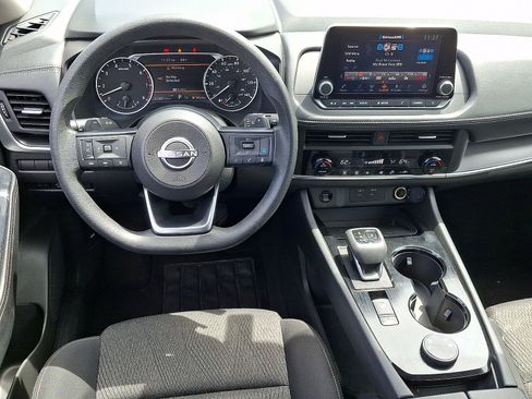 Used 2024 Nissan Rogue SV AWD/4WD image 11