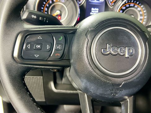 Used 2023 Jeep Wrangler Altitude image 18
