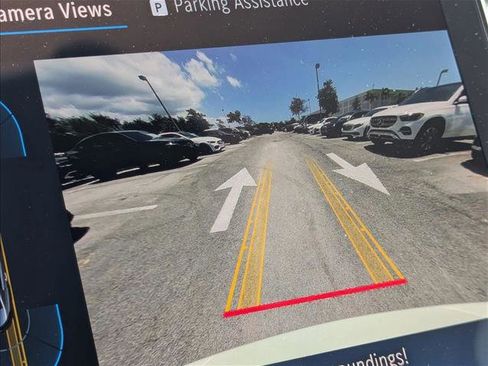 Used 2025 Mercedes-Benz C 300 Sedan image 12