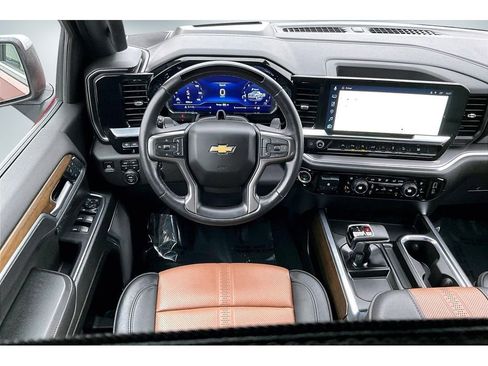 Used 2025 Chevrolet Silverado 1500 High Country w/ Technology Package image 9