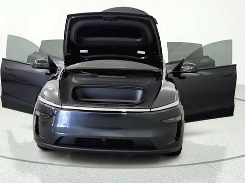 Used 2026 Tesla Model Y Long Range AWD/4WD image 8