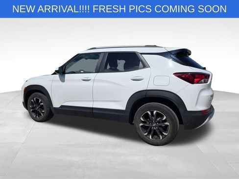 Used 2022 Chevrolet TrailBlazer LT w/ Convenience Package FWD image 4