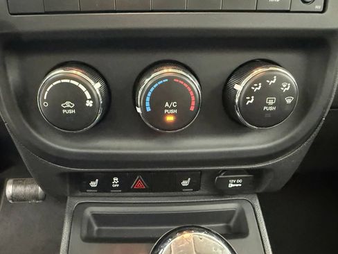 Used 2017 Jeep Patriot Latitude w/ Sun/Sound Group AWD/4WD image 6