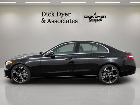 Used 2025 Mercedes-Benz C 300 Sedan image 10