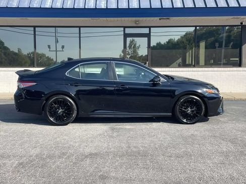 Used 2019 Toyota Camry SE FWD image 7