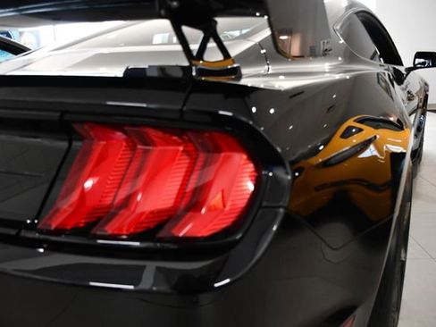 Used 2020 Ford Mustang Shelby GT500 w/ Carbon Fiber Track Pack RWD image 13