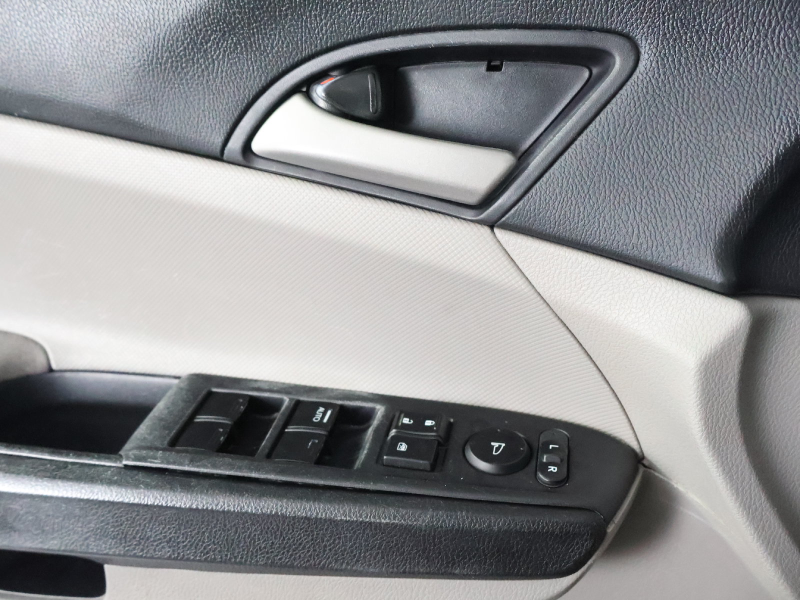 Used 2012 Honda Accord LX image 27