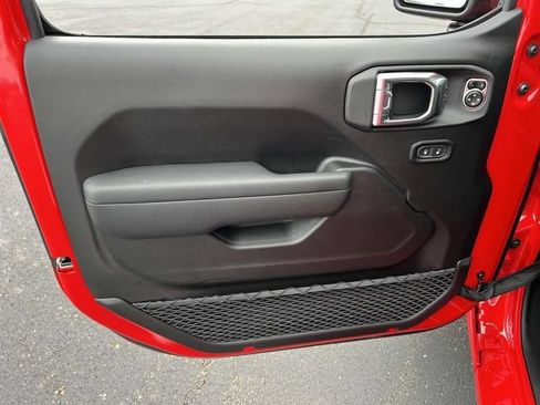 New 2025 Jeep Gladiator Sport AWD/4WD image 12