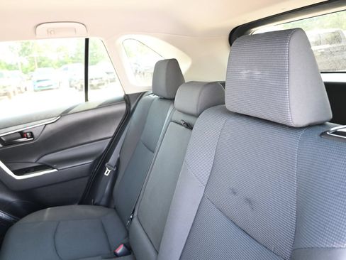 Used 2022 Toyota RAV4 LE FWD image 18