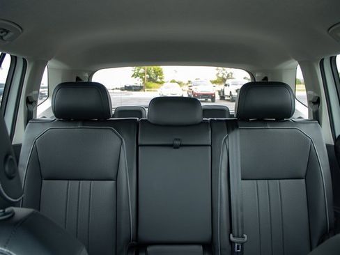 Used 2023 Volkswagen Tiguan SE image 22